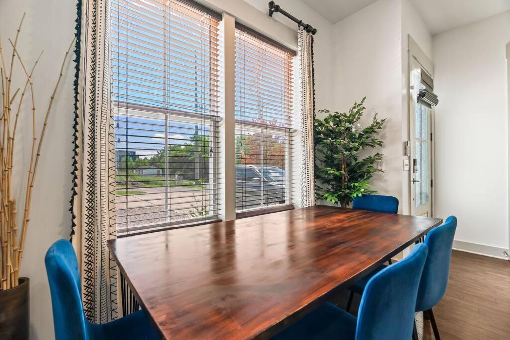 King Bed, Balcony, Covered Patio & Firepit! 8 Minutes From Broadway Nashville Exterior photo