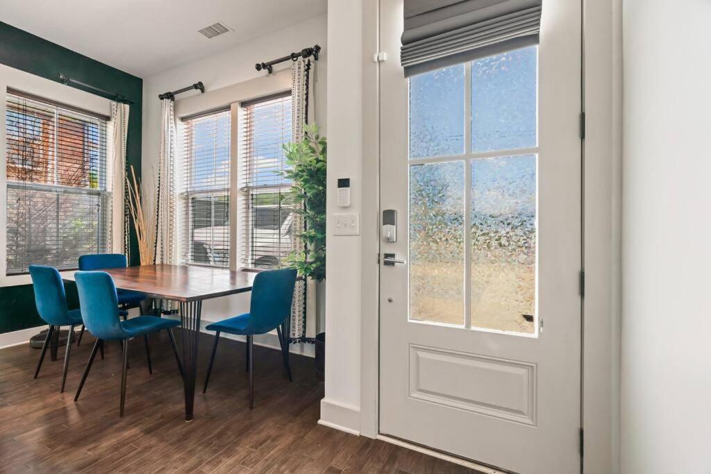 King Bed, Balcony, Covered Patio & Firepit! 8 Minutes From Broadway Nashville Exterior photo