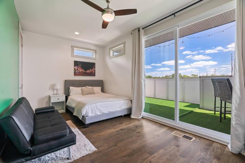 King Bed, Balcony, Covered Patio & Firepit! 8 Minutes From Broadway Nashville Exterior photo
