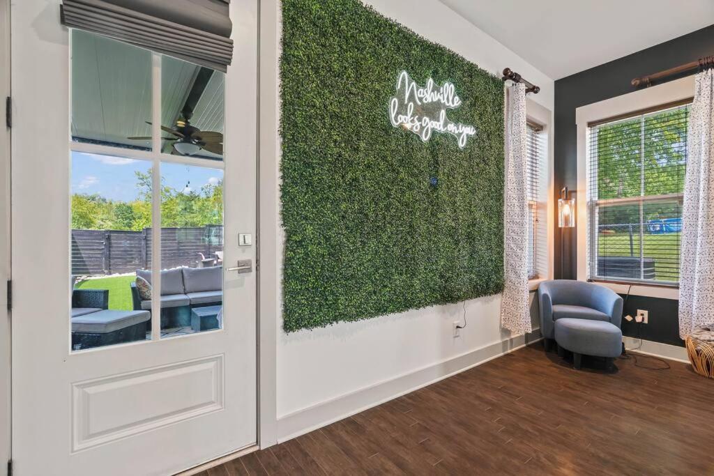 King Bed, Balcony, Covered Patio & Firepit! 8 Minutes From Broadway Nashville Exterior photo