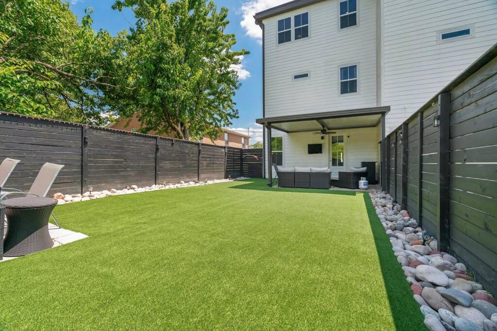 King Bed, Balcony, Covered Patio & Firepit! 8 Minutes From Broadway Nashville Exterior photo